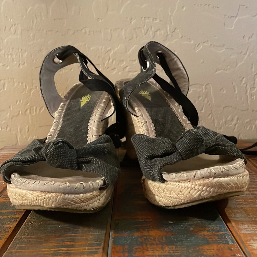 Women’s Wedge Sandals Size 9 - Picture 3 of 6